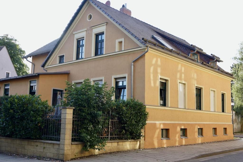 "Ferienwohnung Am Schloss" - Ferienwohnung Mit Blick Auf Das Barbyer Schloss, 5 Gehminuten Bis Zur Elbe Luaran gambar