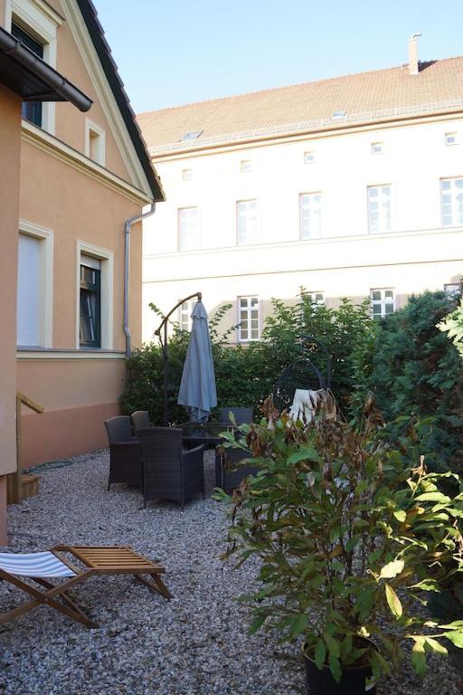 "Ferienwohnung Am Schloss" - Ferienwohnung Mit Blick Auf Das Barbyer Schloss, 5 Gehminuten Bis Zur Elbe Luaran gambar