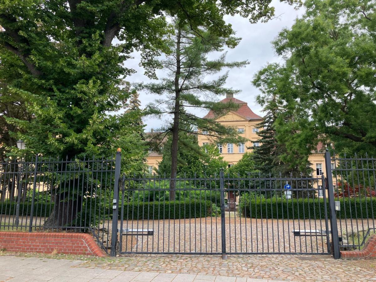 "Ferienwohnung Am Schloss" - Ferienwohnung Mit Blick Auf Das Barbyer Schloss, 5 Gehminuten Bis Zur Elbe Luaran gambar
